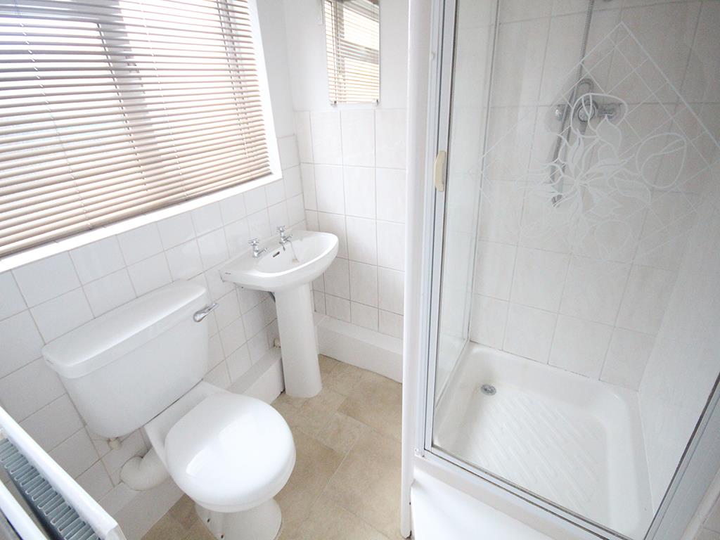 2 bedroom flat To Let in Earby - IMG_6194.jpg
